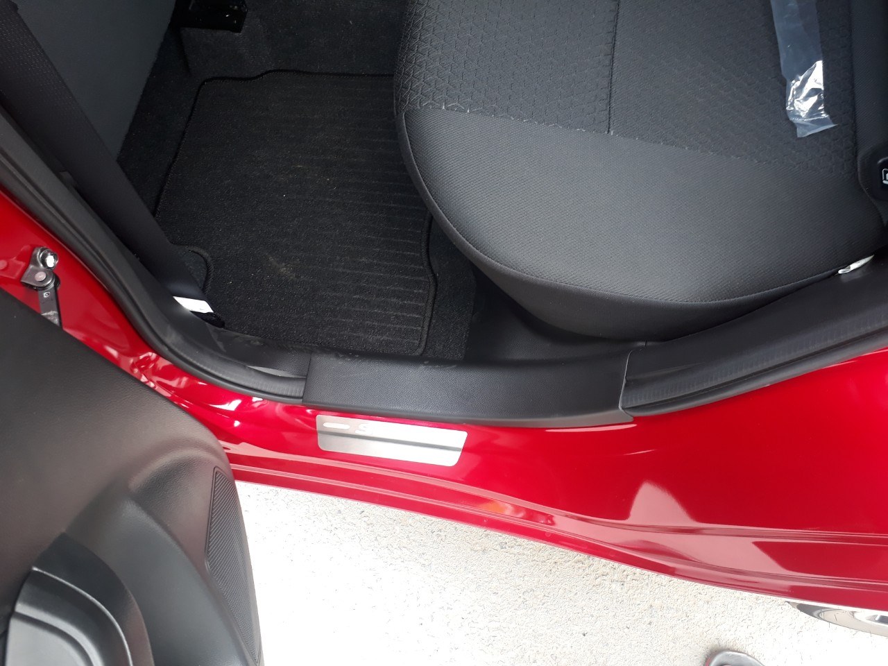 Nẹp thân xe Suzuki Swift Nẹp thân xe Suzuki Swift bảo vệ thân xe