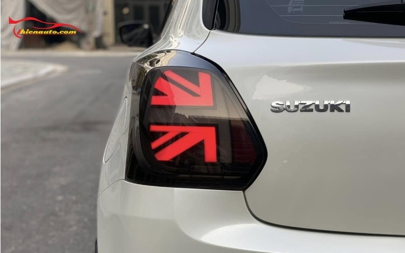 Quy trình độ đèn hậu cờ anh Suzuki Swift chuyên nghiệp
