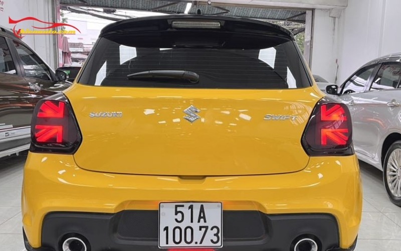 Độ đèn hậu cờ anh Suzuki Swift giá từ 4.000.000 VNĐ - 6.000.000 VNĐ