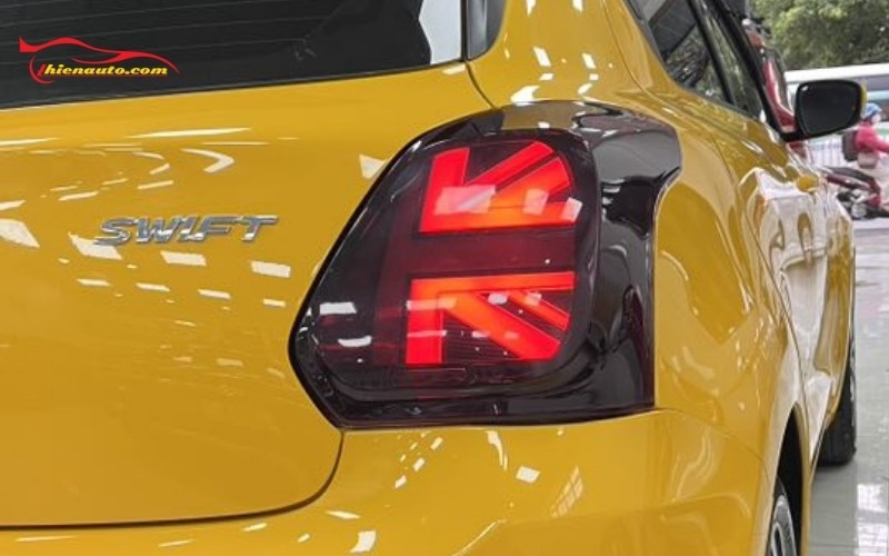 Đèn hậu cờ anh Suzuki Swift chất liệu cao cấp nhựa ABS