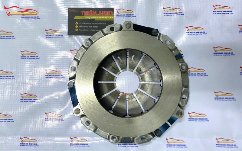 Bàn ép Suzuki Ertiga số sàn 22100-73R00-000