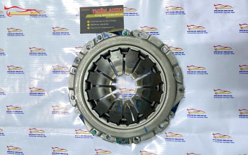 Ảnh mâm ép Suzuki Ertiga số sàn 22100-73R00-000 chính hãng tại Thiện Auto 