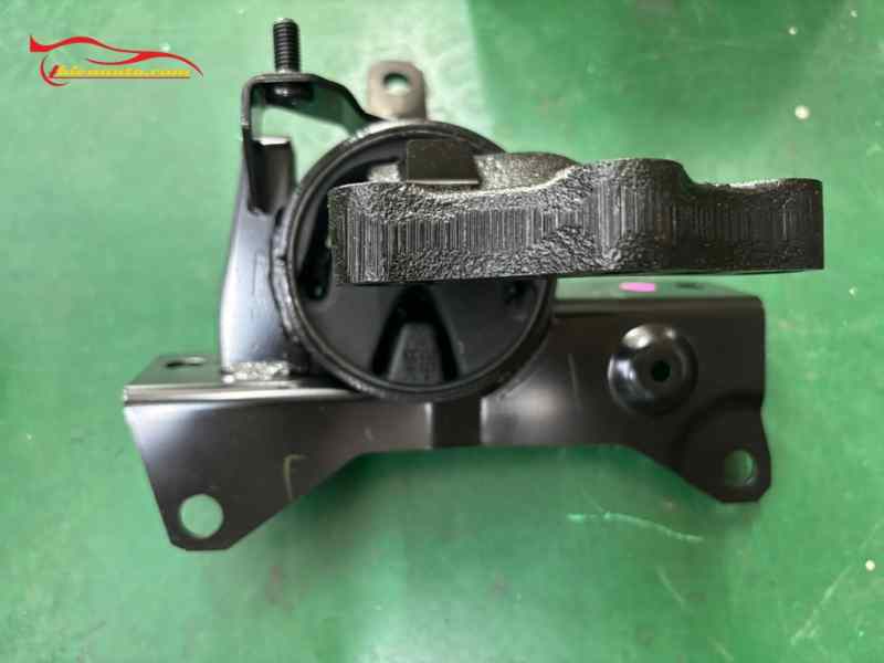 Cấu tạo của cao su chân máy bên trái Suzuki