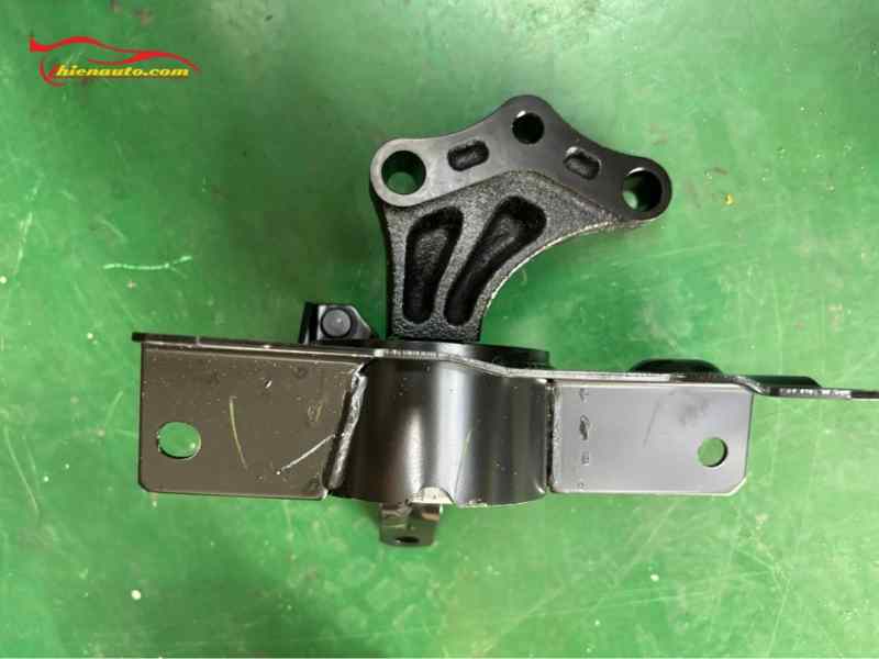 Thông tin chi tiết cao su chân máy trái Suzuki XL7