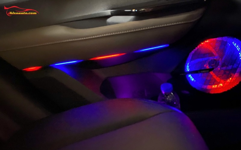 Độ đèn led nội thất Mitsubishi Xforce Độ đèn LED nội thất Mitsubishi Xforce thanh LED siêu mỏng, ánh sáng mềm mại, hiệu ứng trong khoang cabin xe