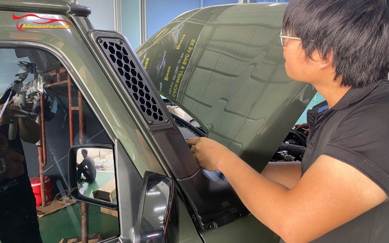 Ống thở Suzuki Jimny năng nước vào động cơ