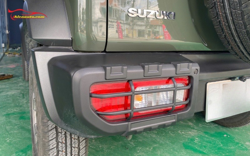 Ốp đèn hậu Suzuki Jimny