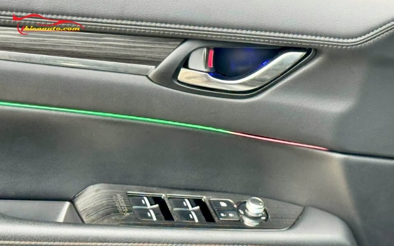 Độ đèn LED nội thất Mazda CX5 tăng thẩm mỹ nội thất xe