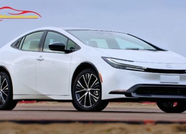 Giá xe Toyota Prius 2025 là bao nhiêu?