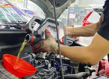 Thay dầu hộp số xe Innova số sàn hết bao nhiêu lít?