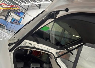 Độ cốp điện Mitsubishi Outlander giá bao nhiêu? Nên độ loại nào?