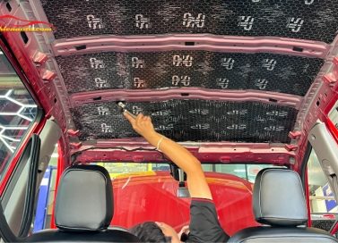 Hình ảnh dán cách âm chống ồn Limo Green tại Thiện Auto thực tế