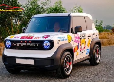 Đầu xe VF3 độ gì? Dán decal và tem dán