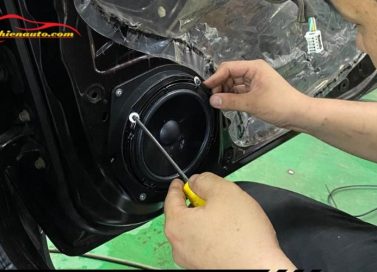Tự sửa loa ô tô bị mất tiếng khó không