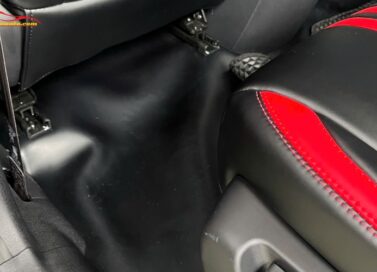 Thảm sàn simili VinFast Limo Green tại Thiện Auto có 2 loại: Dày (2mm) và Mỏng (1.2mm)