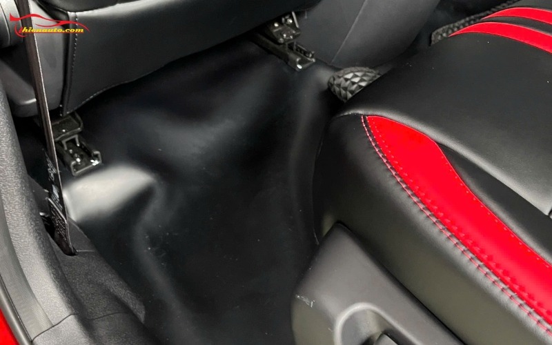 Thảm sàn simili VinFast Limo Green Thảm sàn simili VinFast Limo Green tại Thiện Auto có 2 loại: Dày (2mm) và Mỏng (1.2mm)