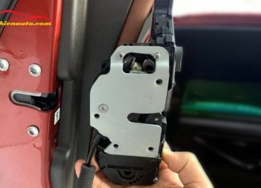 Độ cửa hít VinFast VF5 giá bao nhiêu? Lắp ở đâu tốt?