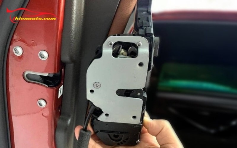 Quy trình độ cửa hít VinFast VF5 đúng kỹ thuật tại Thiện Auto