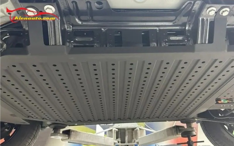 Lý do chủ xe nên lắp tấm bảo vệ pin VFe34 