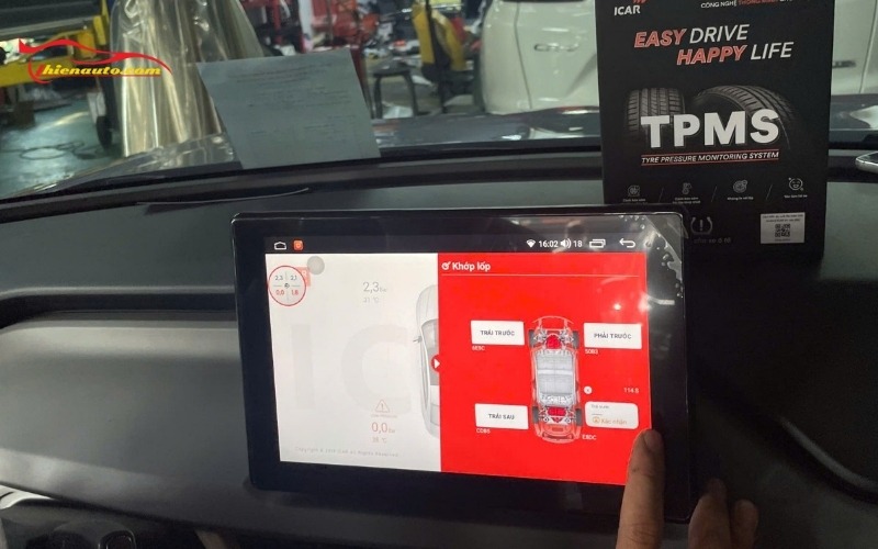 Cảm biến áp suất lốp Icar Ellisafe ADI4+ hiển thị trên màn hình Android Icar