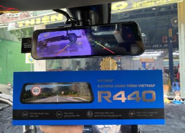 Camera hành trình Vietmap R440 thiết kế hiện đại tích hợp gương chiếu hậu
