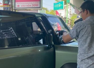 Độ xe VF3 màu xanh lá nhạt độ xe VF3 màu xanh lá nhạt: Dán phim cách nhiệt