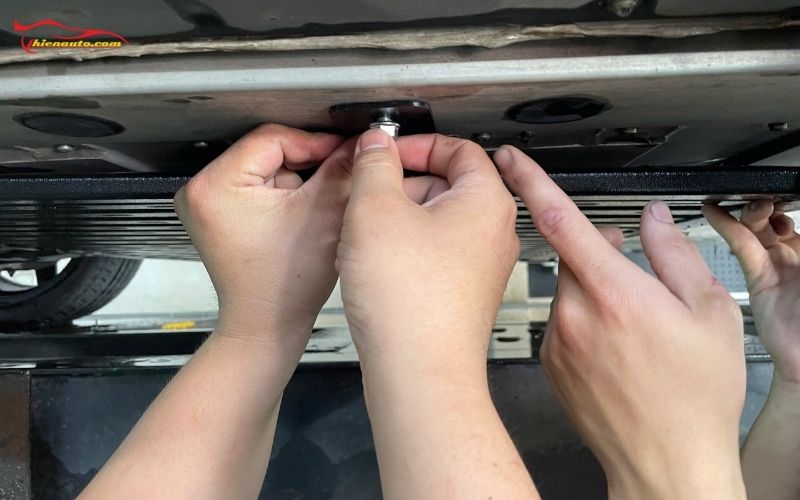 Tấm ốp bảo vệ pin VinFast VF6