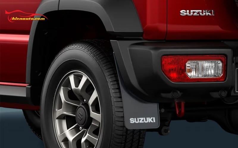 Lắp chắn bùn Suzuki Jimny để bảo vệ thân xe