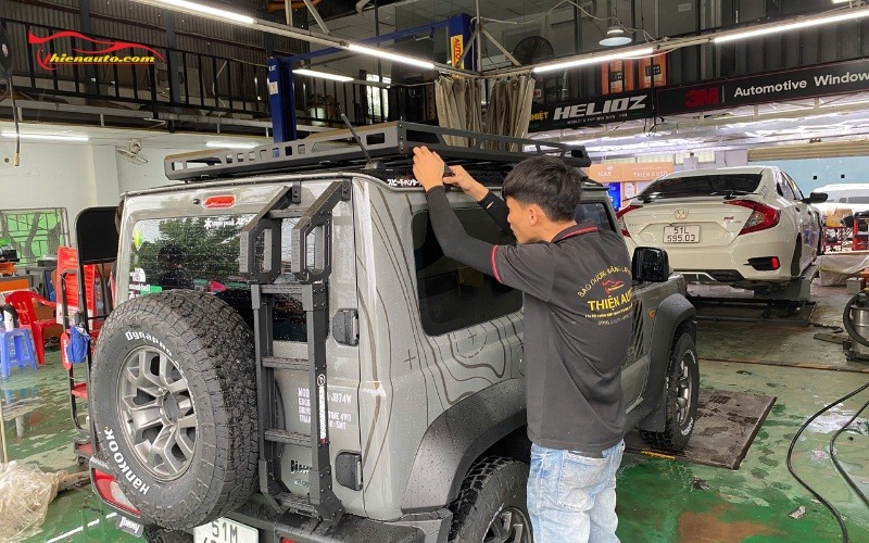 Lắp đặt giá nóc Suzuki Jimny tại Thiện Auto