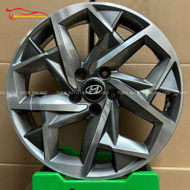 Mẫu độ mâm Vinfast Limo Green R18 đẹp tại Thiện Auto