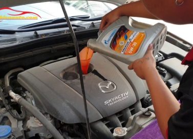 Thay nhớt Mazda 3 bao nhiêu lít?