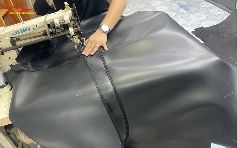 May thảm lót sàn simili xe VinFast VF5 trực tiếp tại Thiện Auto 