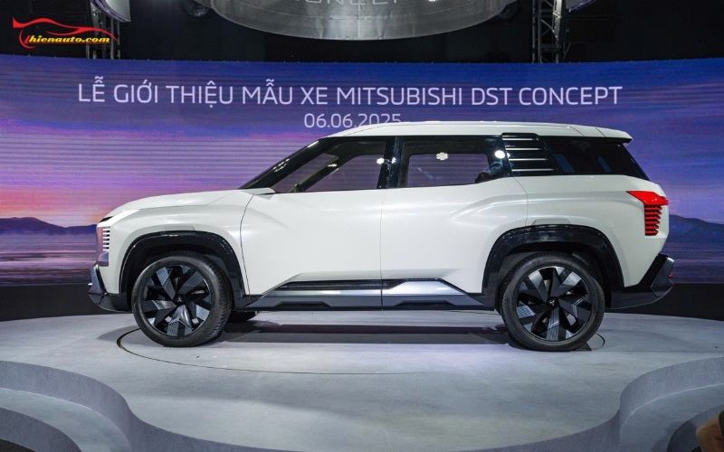 Mitsubishi DST Concept 7 chỗ ra mắt Việt Nam ngày 6/6/2025