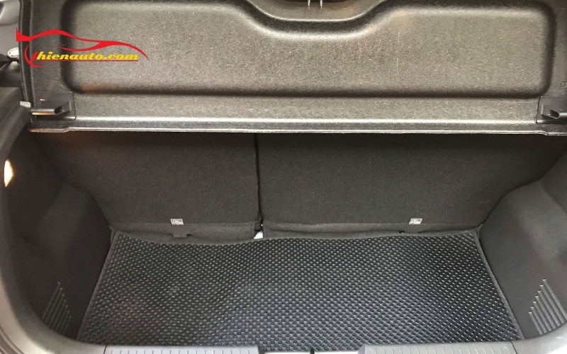 Kinh nghiệm mua hàng và sử dụng thảm lót cốp Suzuki Swift