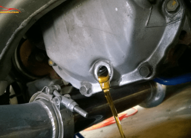 Thay nhớt cầu xe Innova bao nhiêu lít? Thông tin chi tiết cần biết