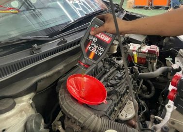 Câu hỏi thường gặp khi thay nhớt Santafe bao nhiêu lít?