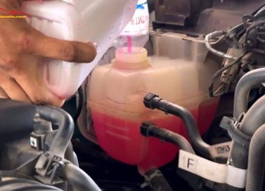 Kiểm tra thay nước làm mát Ford Ranger