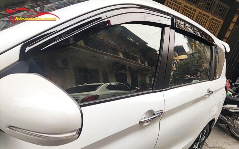 Vè che mưa Suzuki Swift giá từ 500.000 VNĐ