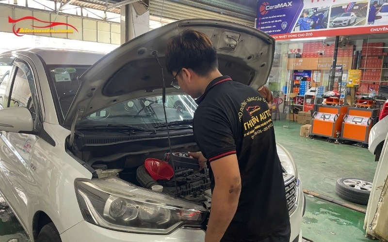 Thay nhớt Motul tại Thiện Auto