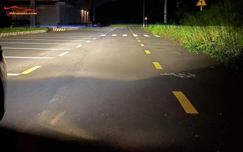 Độ đèn LED ô tô giúp tăng cường độ chiếu sáng lên gấp 3 - 6 lần với bóng đèn halogen nguyên bản 