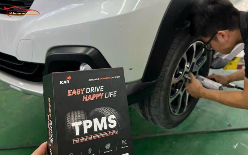 Quy trình lắp cảm biến áp suất lốp van trong trên xe ô tô