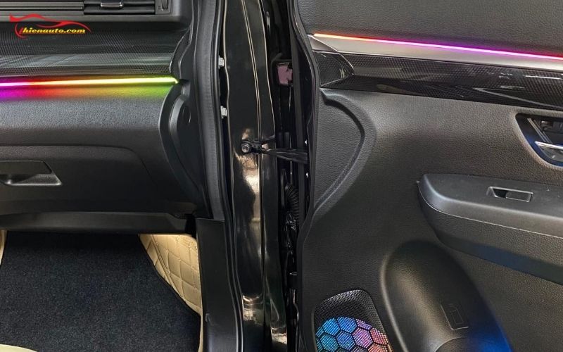 LED viền nội thất ô tô thực tế 