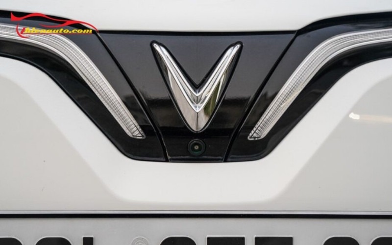 Hình ảnh thực tế lắp camera 360 cho VF7 tại gara