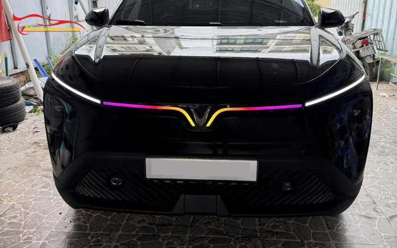 Độ đèn LED cánh chim Vinfast Limo Green nhiều hiệu ứng sáng thông minh