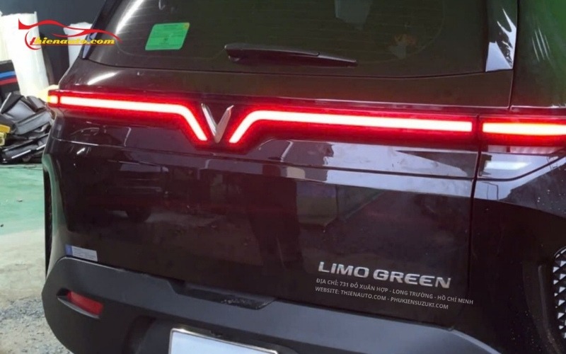 Độ đèn LED cánh chim Vinfast Limo Green giữ nguyên kết cấu xe