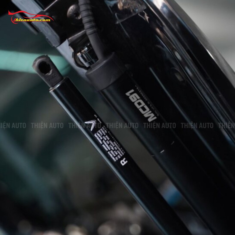 Độ cốp điện Vinfast VF8 giắc cắm zin hoàn toàn 100%