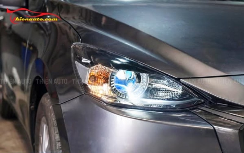 Độ đèn Mazda 2 giúp xe trông nổi bật hơn