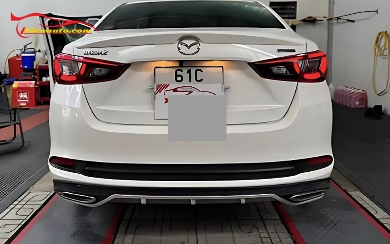 Mẫu độ đèn LED mí đèn hậu Mazda 2 đẹp