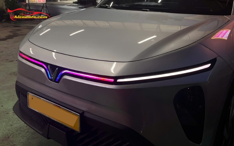 Độ đèn LED cánh chim trước sau Vinfast Limo Green mang lại vẻ đẹp cao cấp cho xế yêu