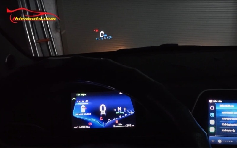 Giá màn hình HUD kính lái Vinfast Limo Green khoảng 1.850.000 VNĐ
